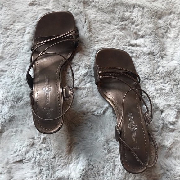Circa 2000 Premiere Collection Bistro strap oh heeled sandals metallic brown - Picture 2 of 10
